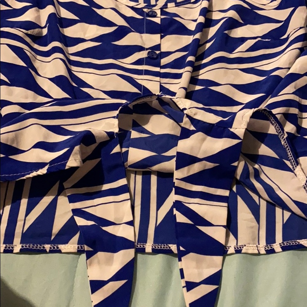 Top - Picture 2 of 2